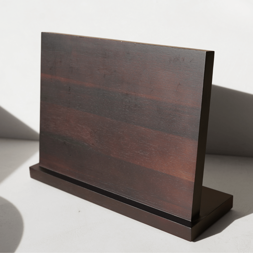 The Armory - Magnetic Stand